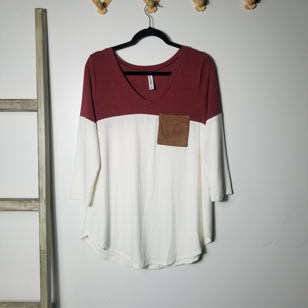 NWOT ZENANA PREMIUM WOMEN'S  V-NECK BLOUSE SIZE XL